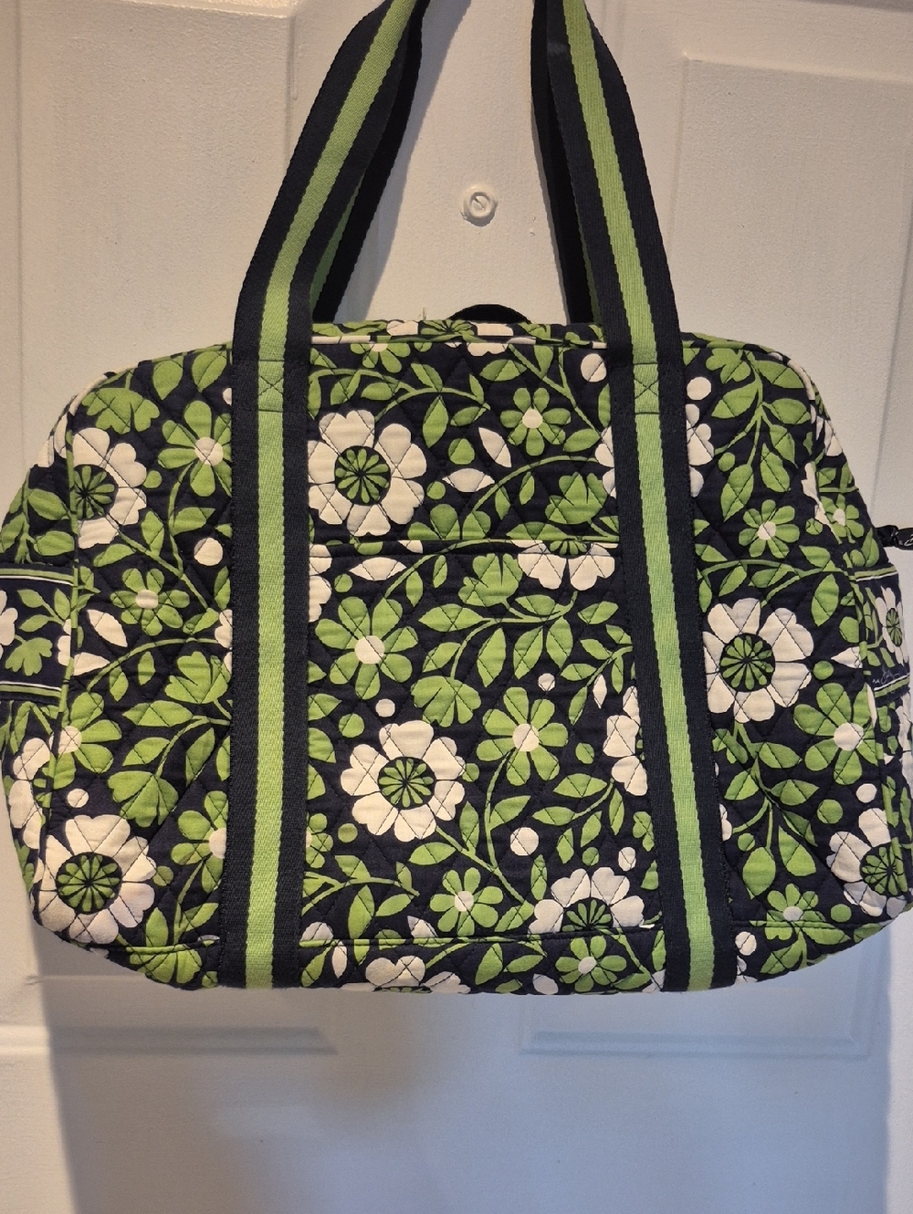 Vera Bradley Lucky You medium Quilted Floral Tote Bag in Black & Green. EUC